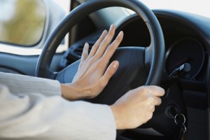 Trânsitos congestionados contribuem para o estresse, mas não causam a condição. Reprodução / Internet.