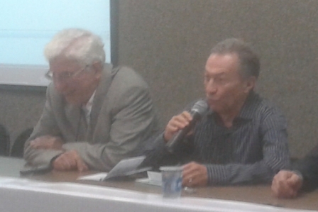 Professor Cláudio de Souza, coordenador do Cetes, e professor José Renan da Cunha Melo, presidente da mesa.