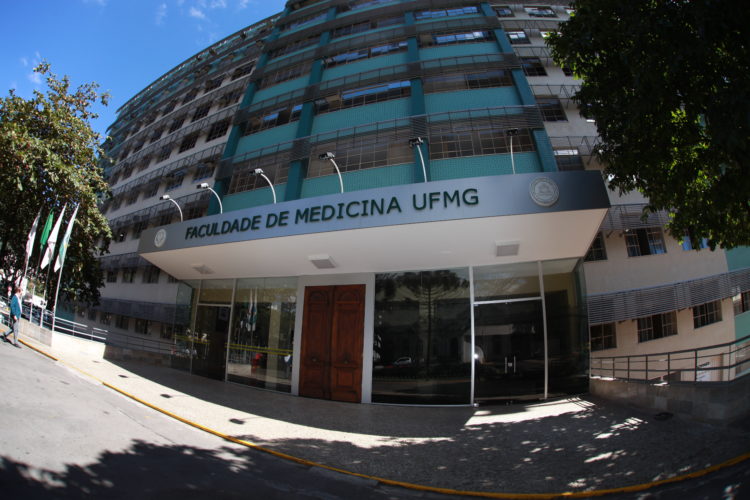 Faculdade de Medicina ressalta seu pioneirismo em campanha pelos 111 ...